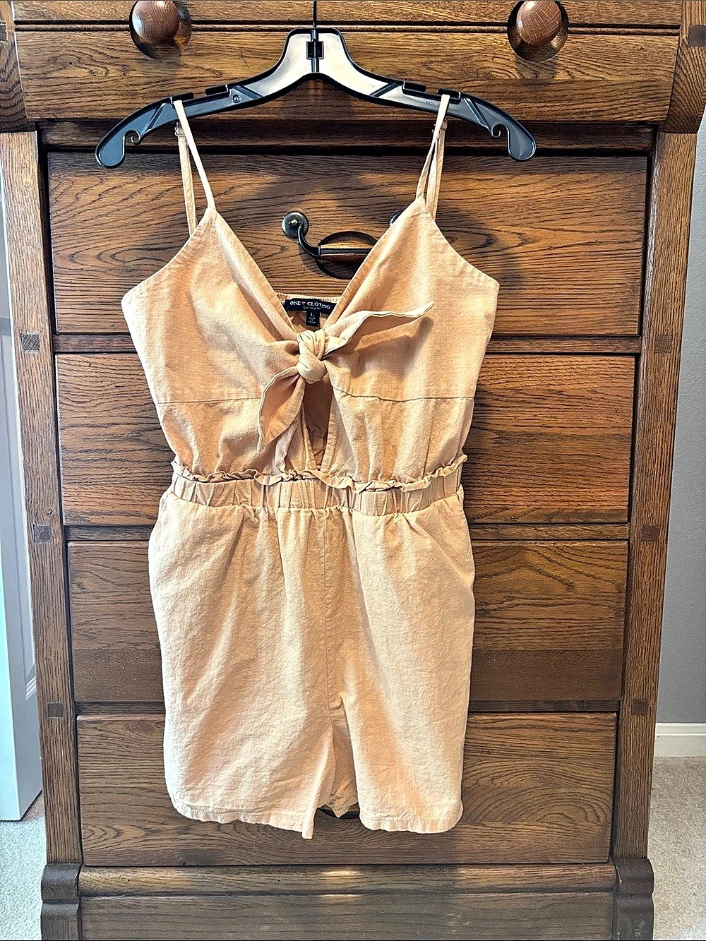 ONE LOVE CLOTHING Tie Front Romper Shorts Khaki Women’s Size Large